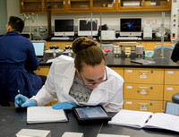 People-students_Chem_Lab_2019305nd